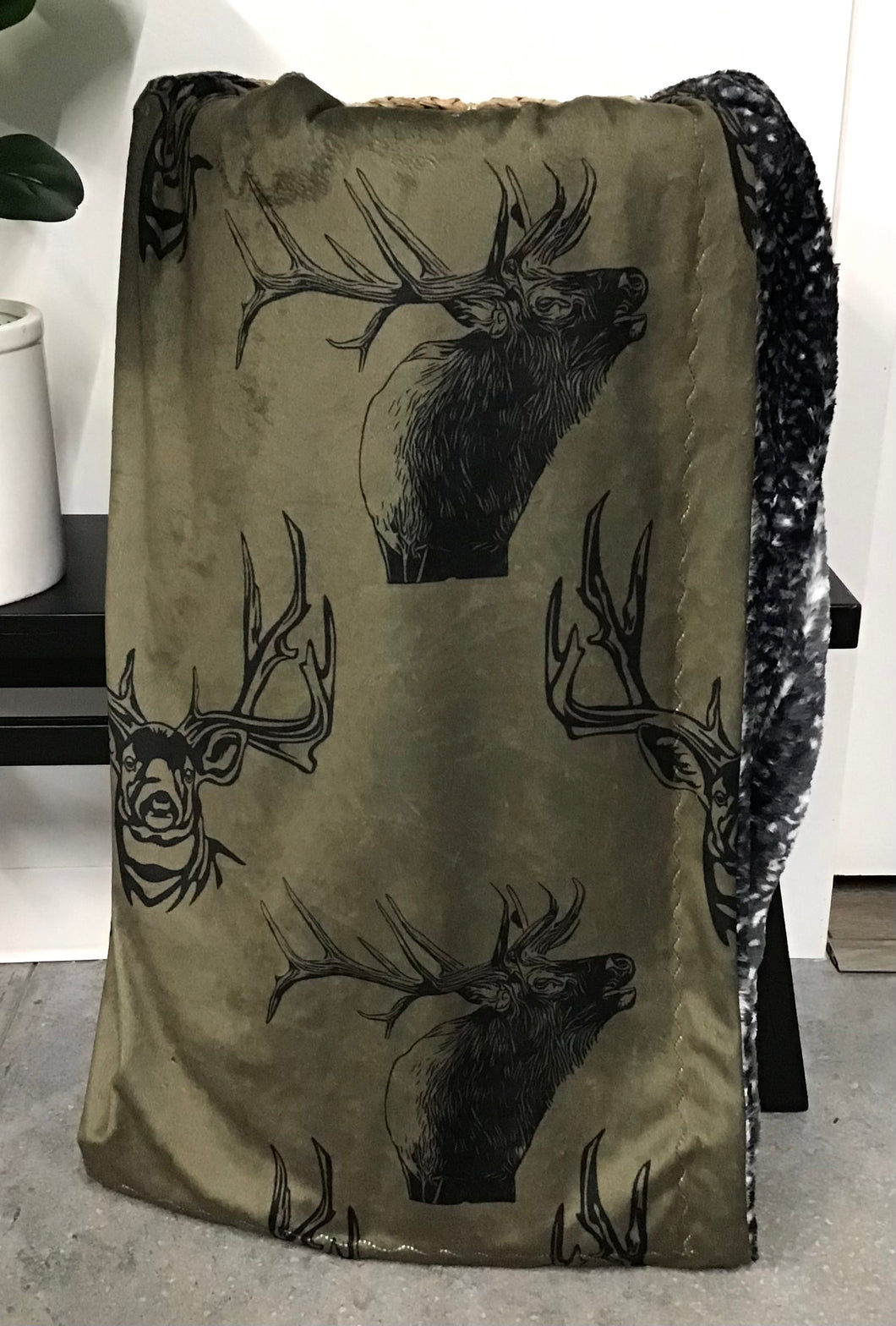 **PREORDER** Green Elk & Mule Deer Blanket