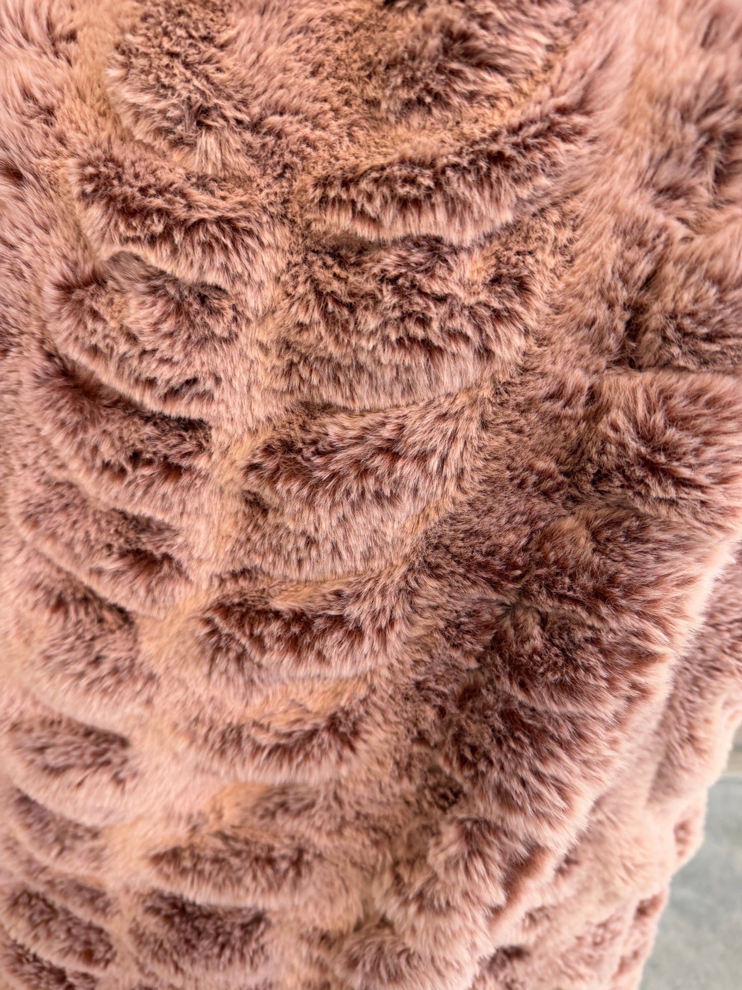 GRACE POINTS Cinnamon Iced Milan Throw Blanket
