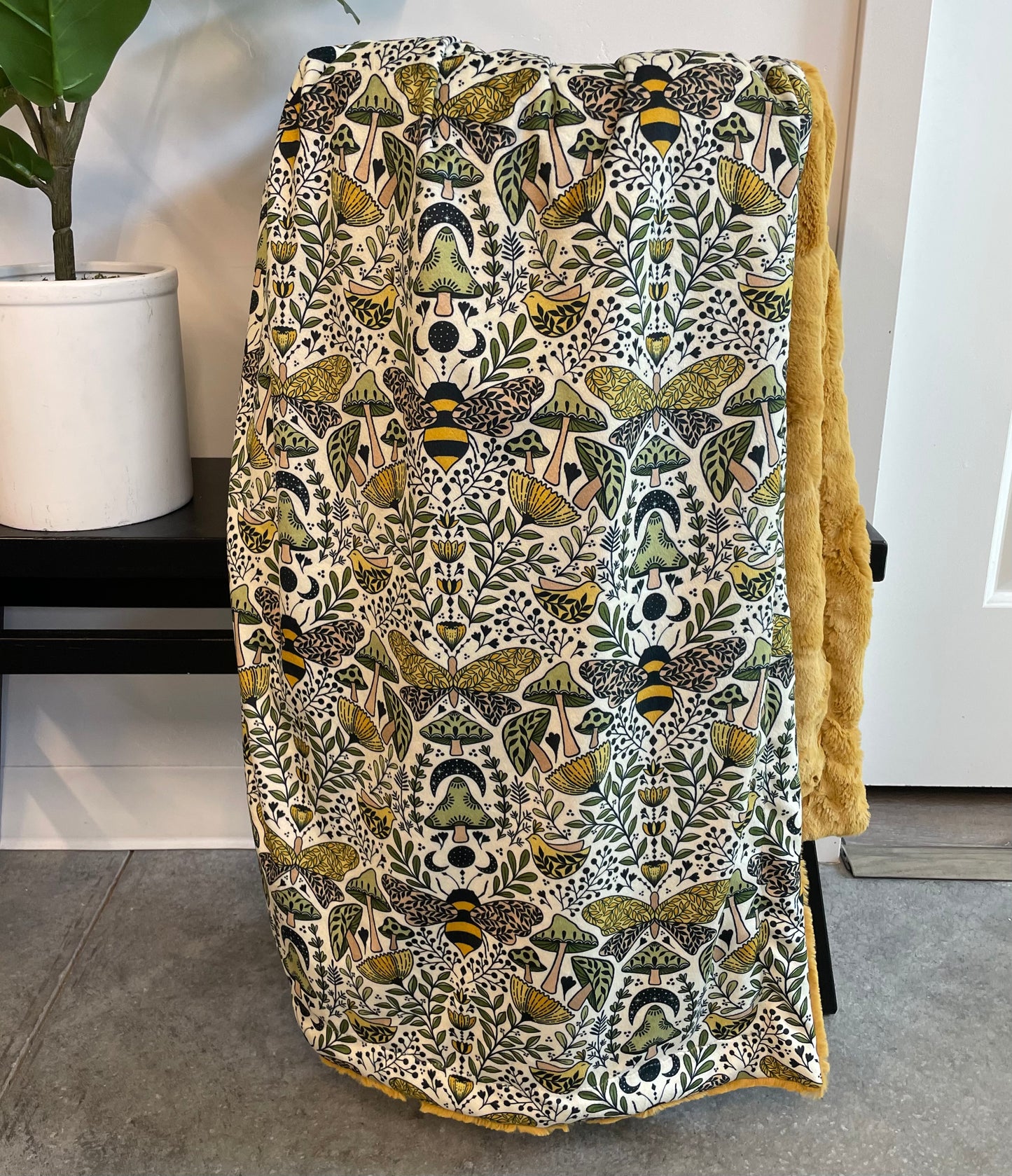 Bees & Mushrooms Throw *RTS*