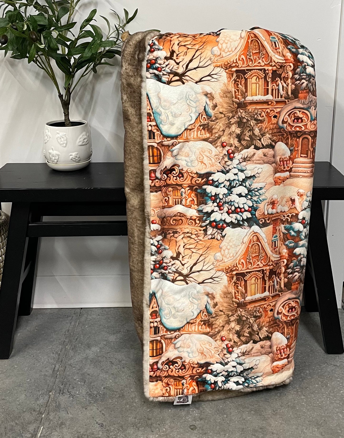 Gingerbread House Throw *RTS*