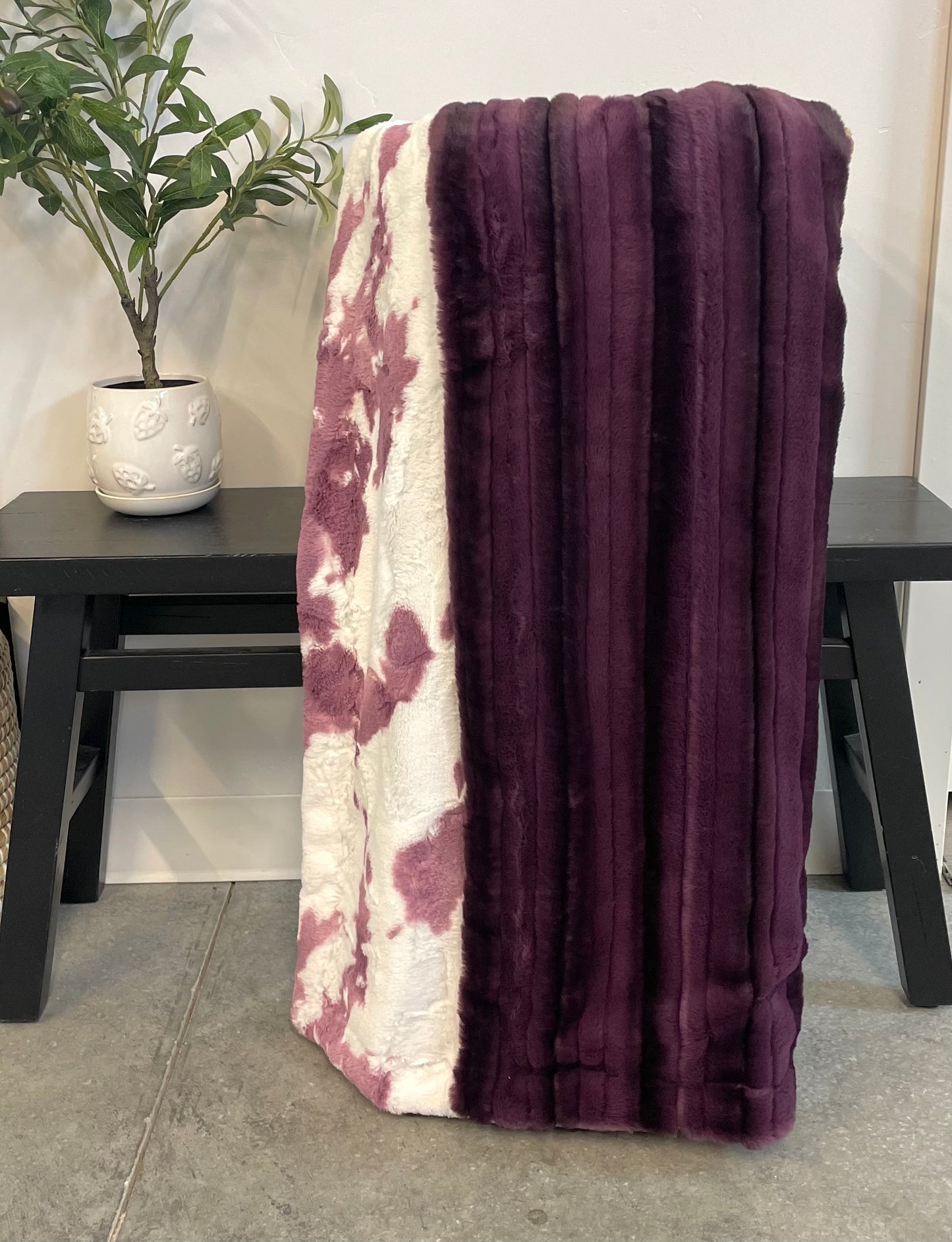 Sugarplum Calf Throw *RTS*