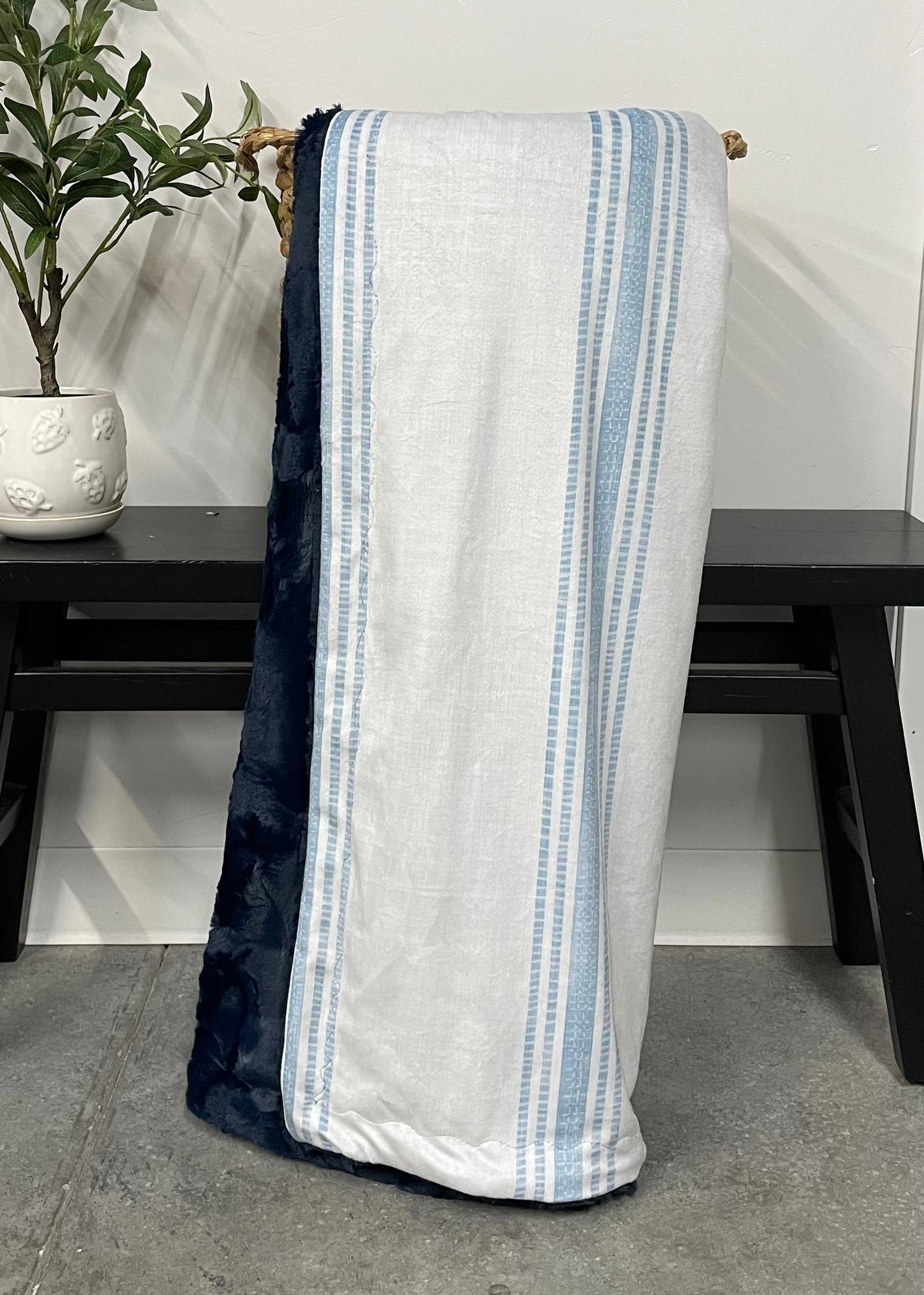 GRACE POINTS This or That Throw Blanket
