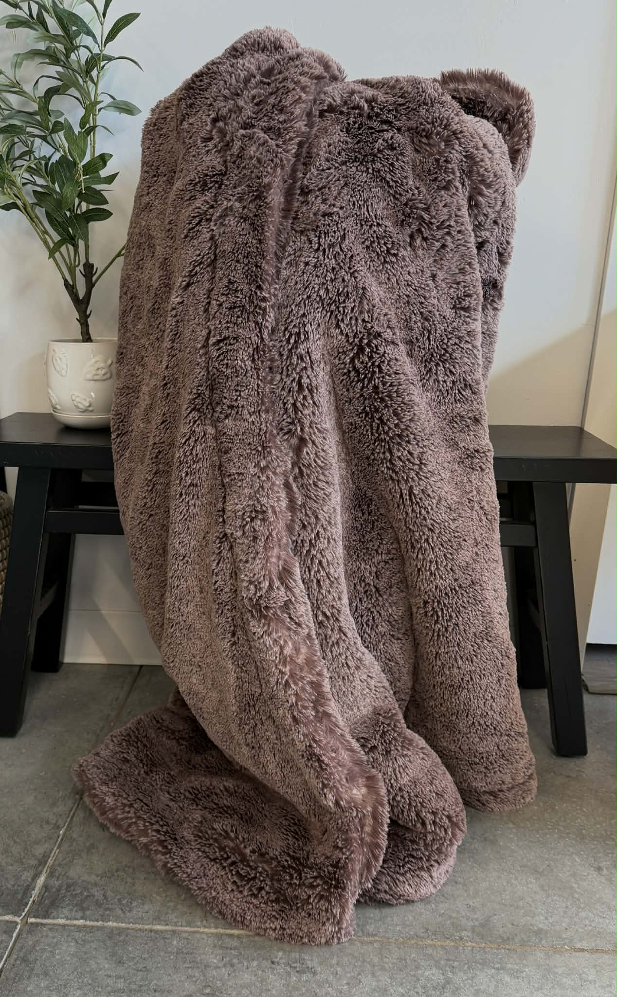 Extra Plush Luxe Rum Raisin Arctic Fox Throw *RTS*