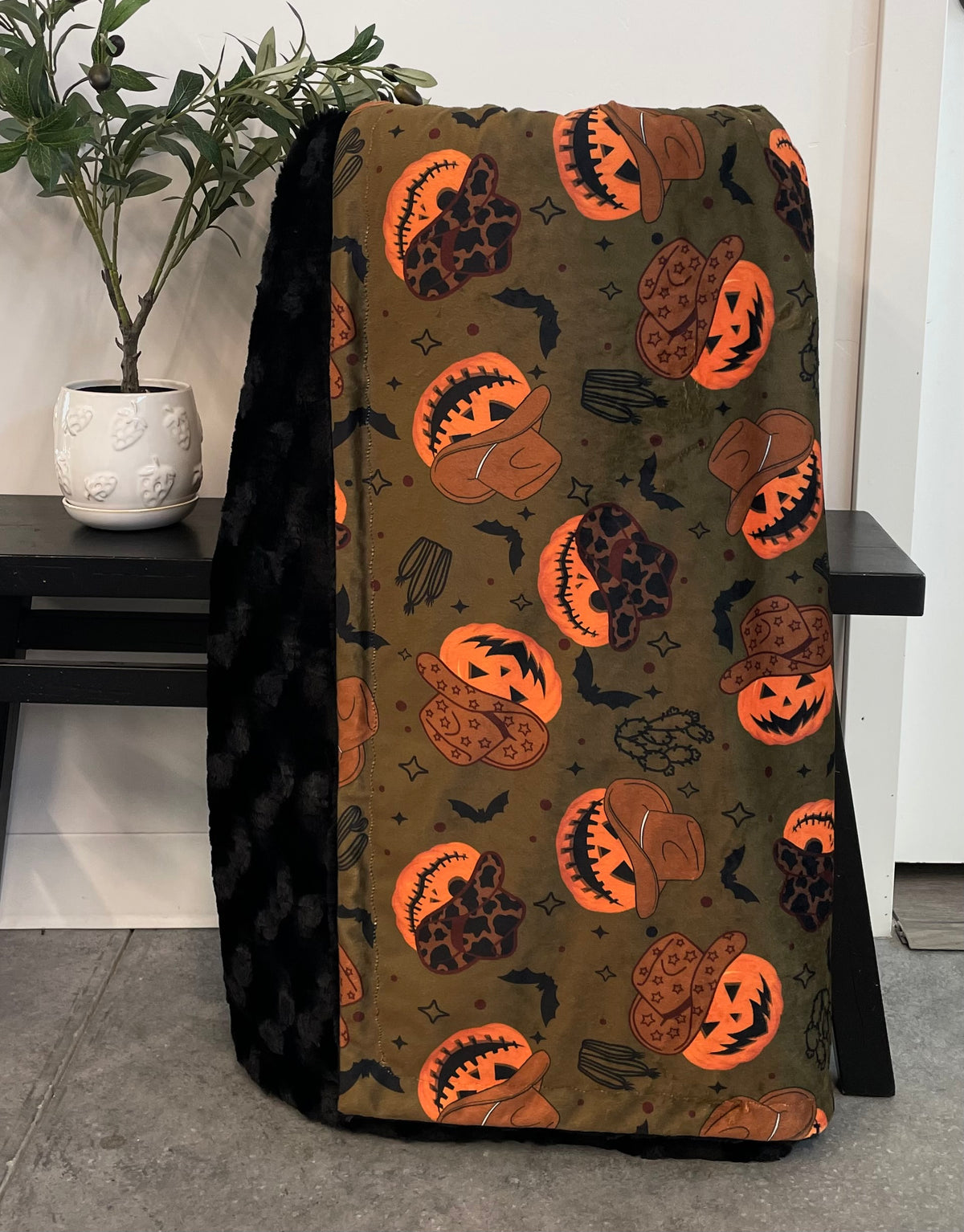 GRACE POINTS This or That HALLOWEEN Throw Blanket