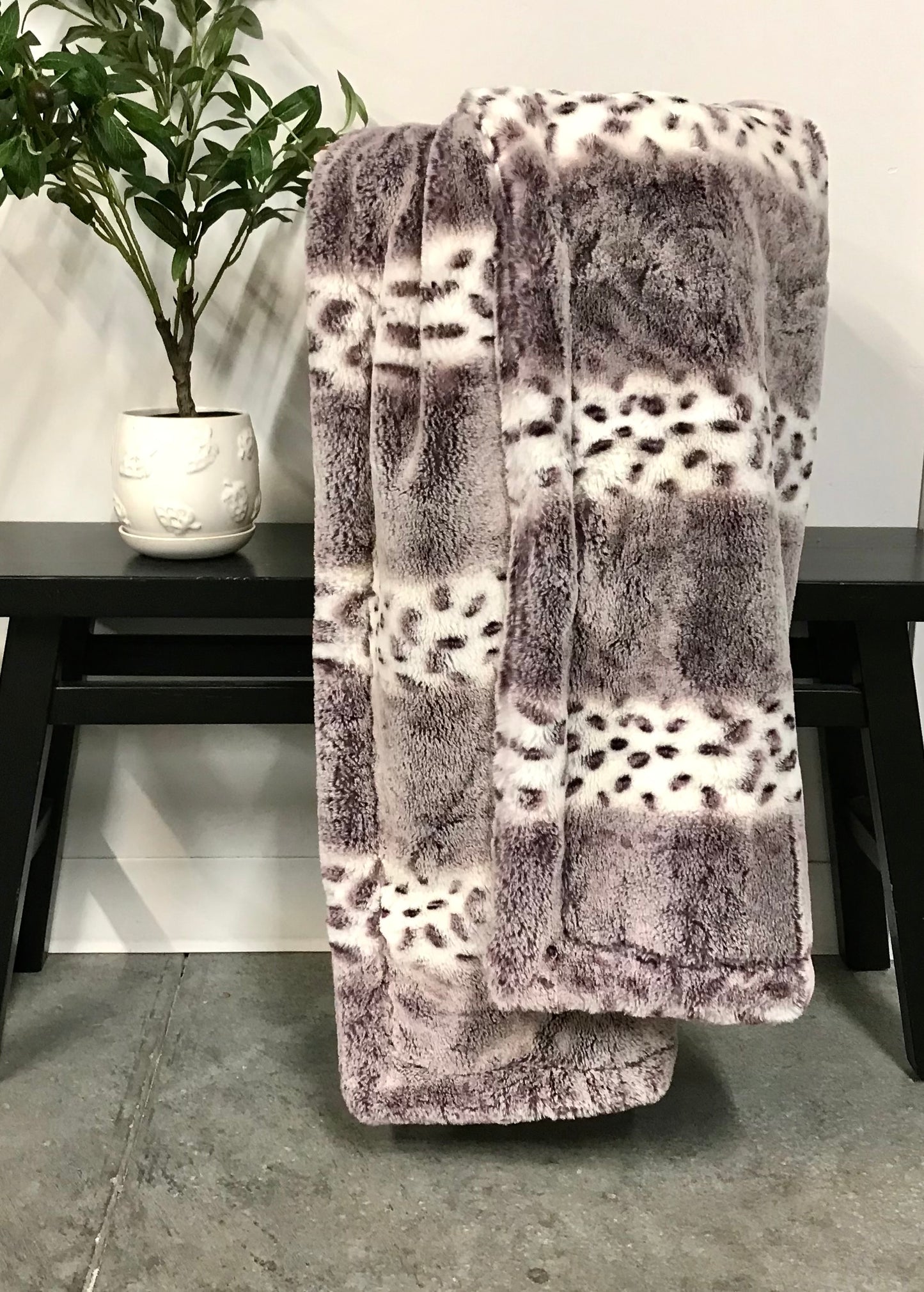 GRACE POINTS This or That Bunny Throw Blanket