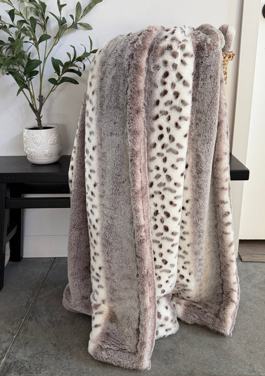 GRACE POINTS Adult *NEW* Alaskan Bunny Truffle Blanket