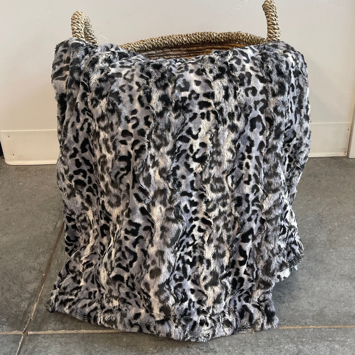 Gray/Black Bobcat Crib *RTS*