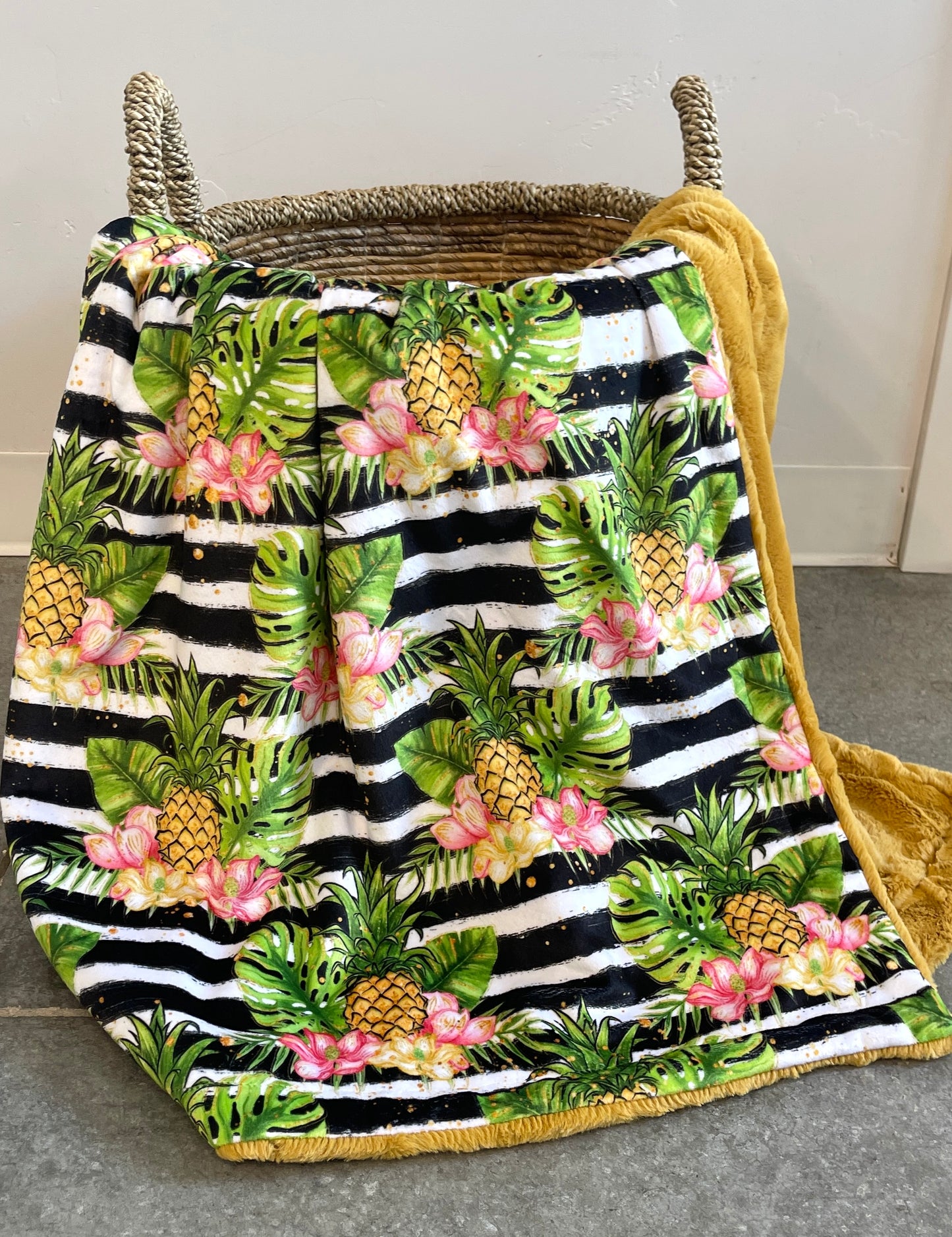 Pineapple Throw *RTS*