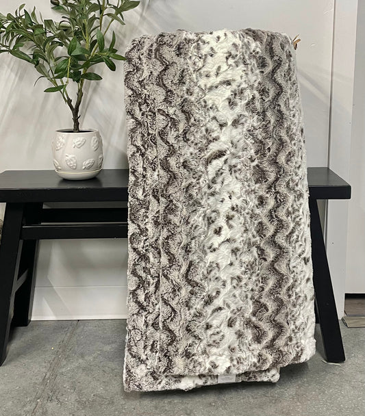 Snowy Owl Pewter Throw *RTS*