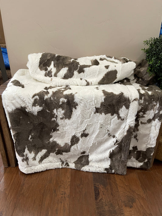 Brownie Calf Throw *RTS*